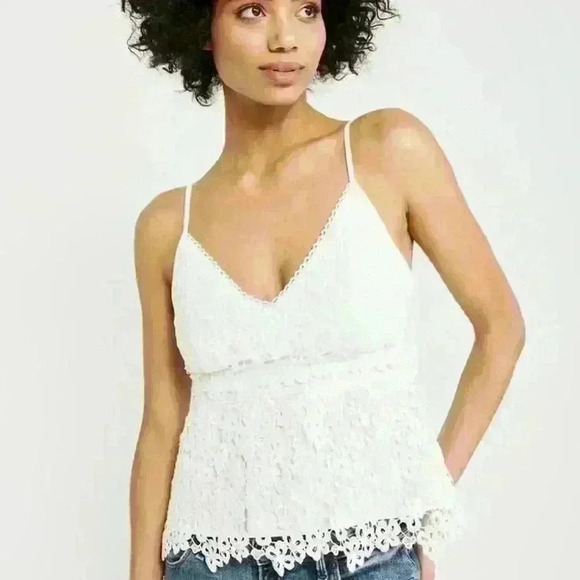 Abercrombie & Fitch Tops - Abercrombie & Fitch white lace cami top with adjustable straps size S #lacetop